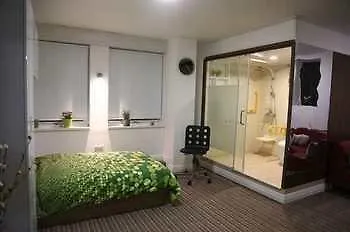 מלון Trivelles - - Sunbridge Road 3*