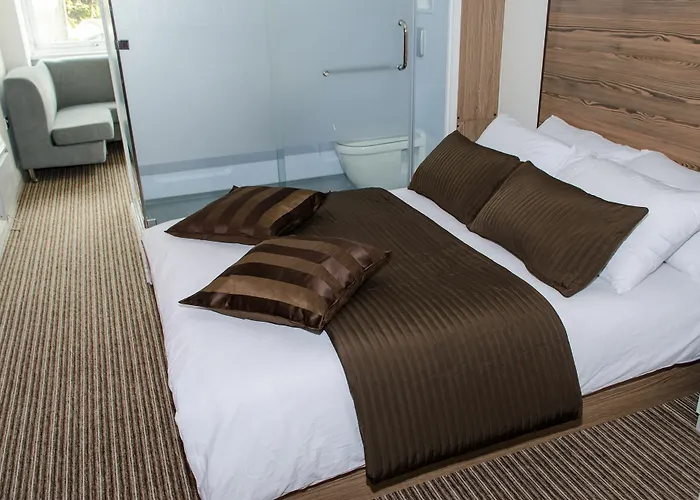 מלון Trivelles - - Sunbridge Road 3*