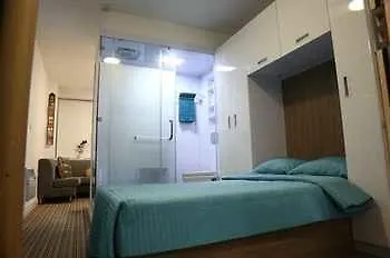 Hotel Trivelles - - Sunbridge Road